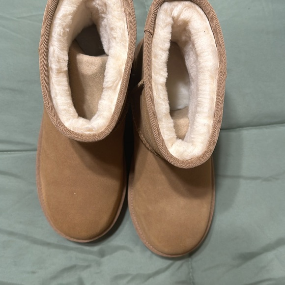 Classic Mini Suede Ugg - Picture 4 of 6